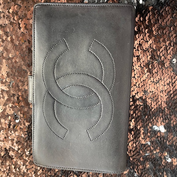 CHANEL WALLET 🥰 - Picture 11 of 13